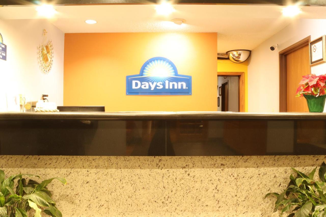 Days Inn By Wyndham Black River Falls - Access To Atv Trail Bagian luar foto
