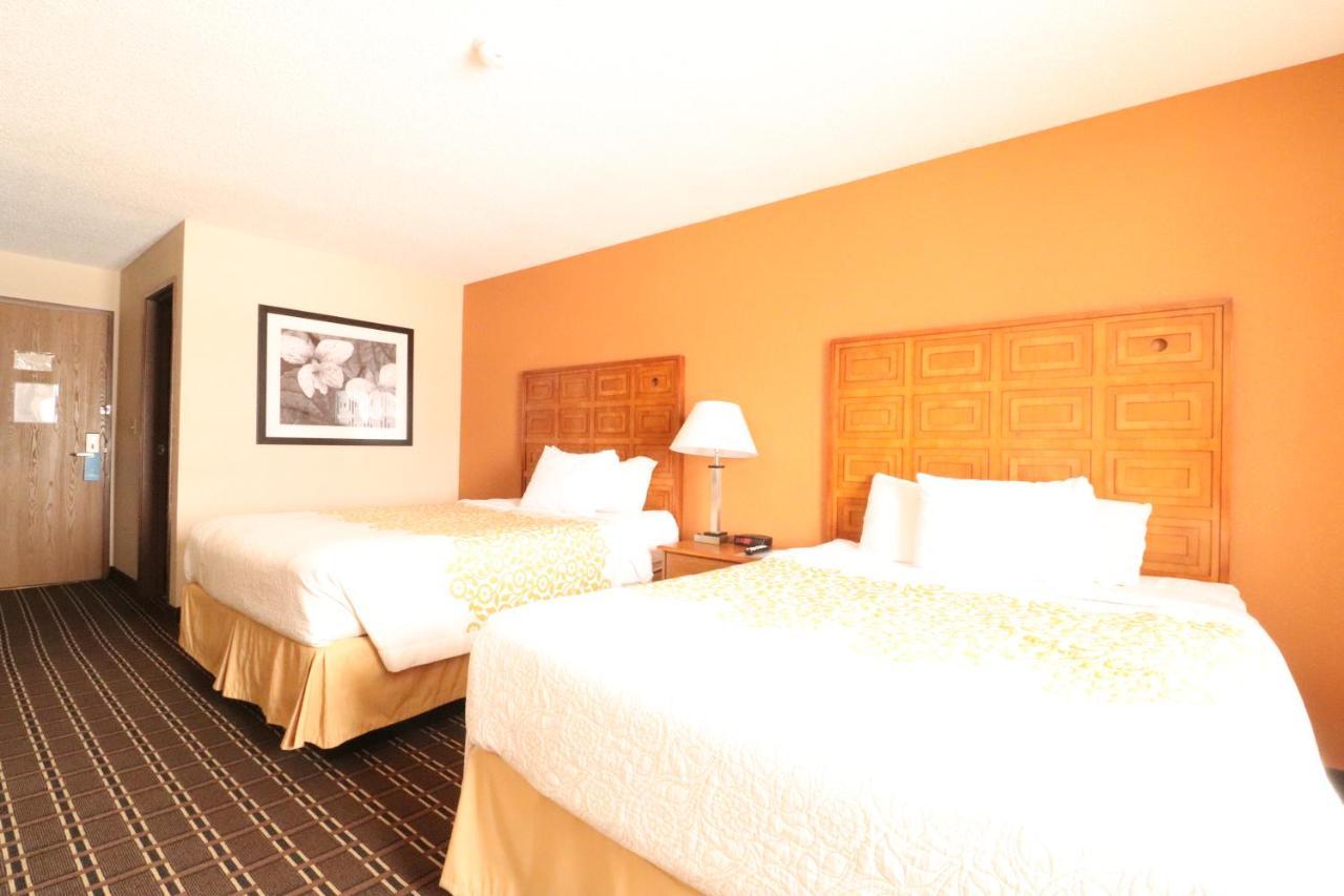 Days Inn By Wyndham Black River Falls - Access To Atv Trail Bagian luar foto