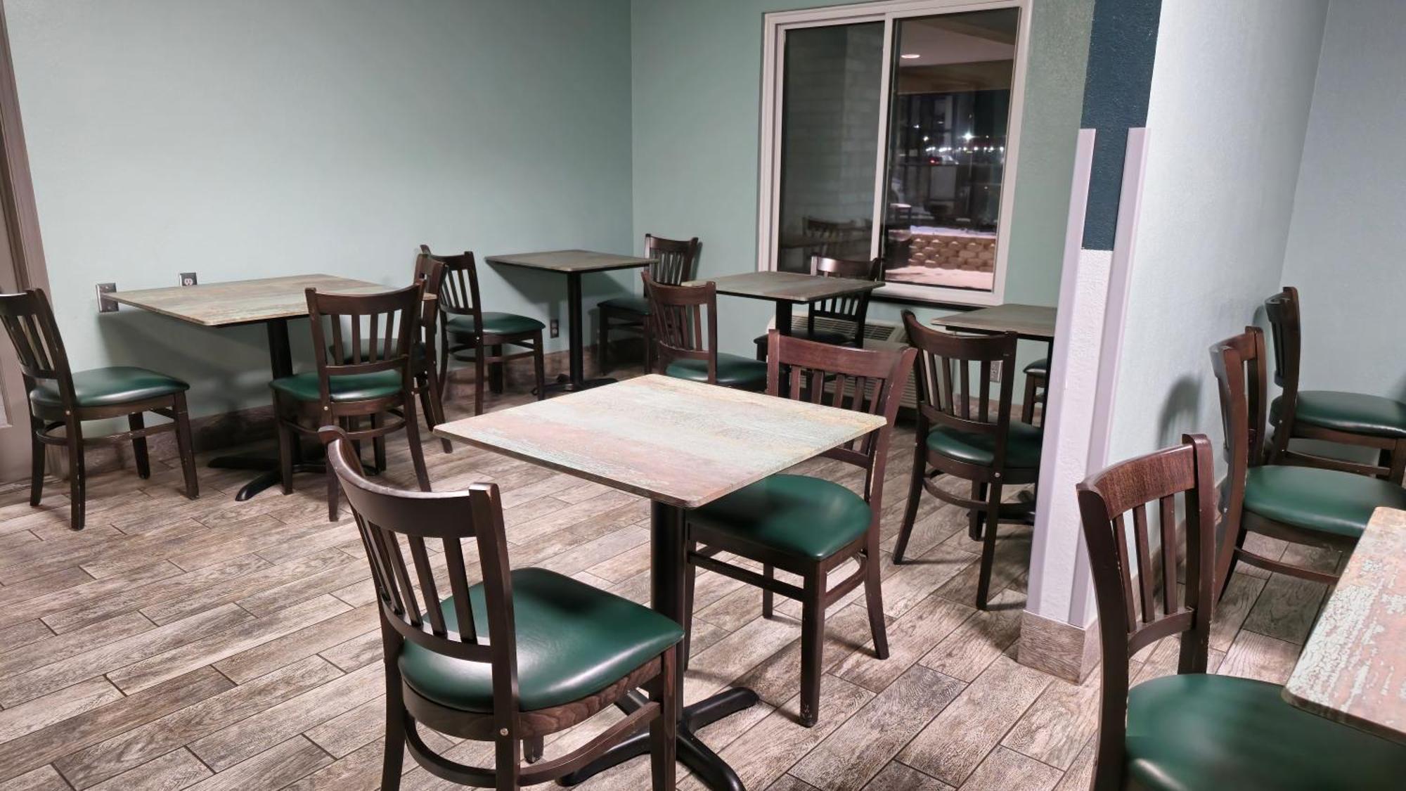 Days Inn By Wyndham Black River Falls - Access To Atv Trail Bagian luar foto