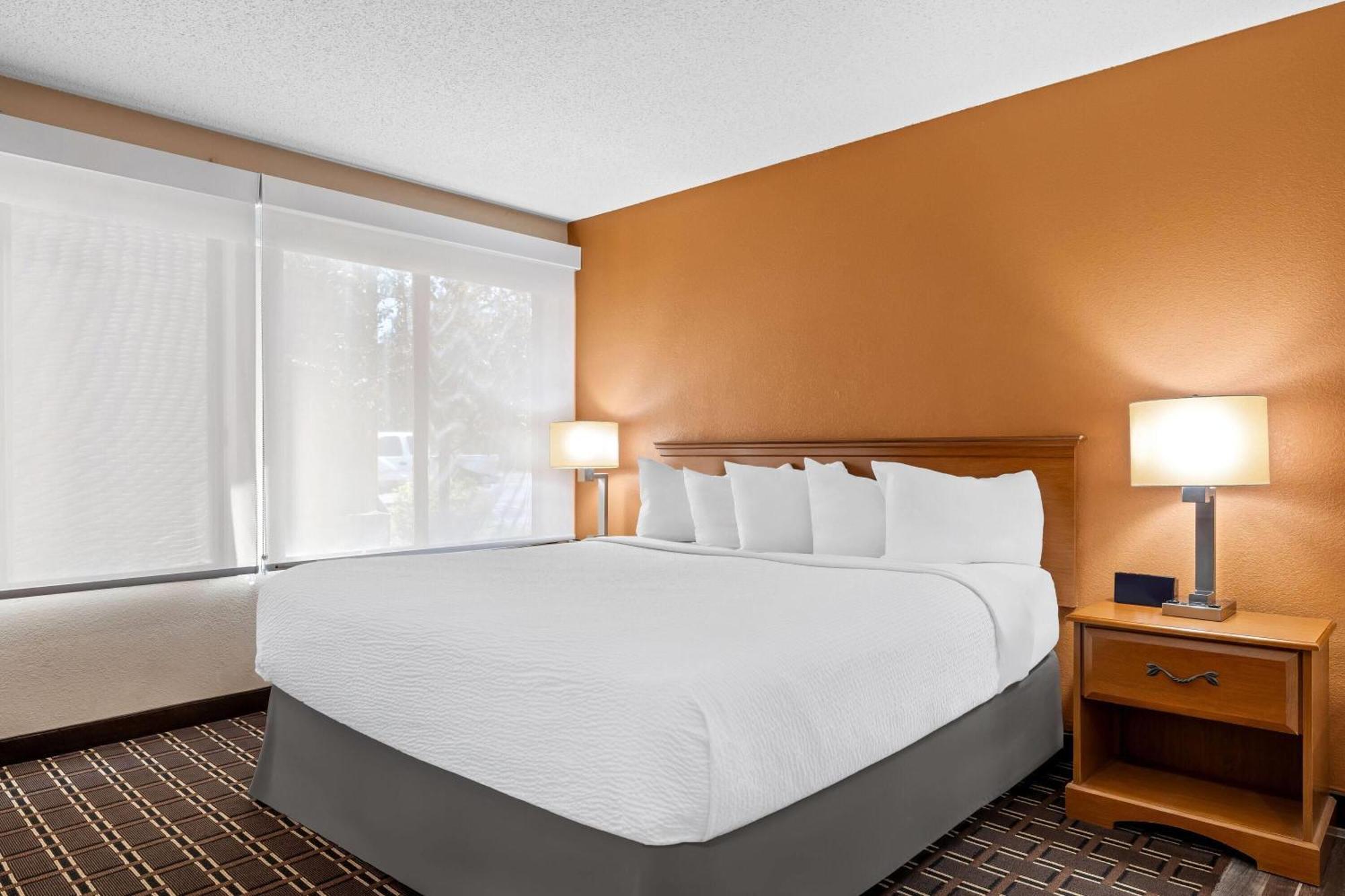 Days Inn By Wyndham Black River Falls - Access To Atv Trail Bagian luar foto