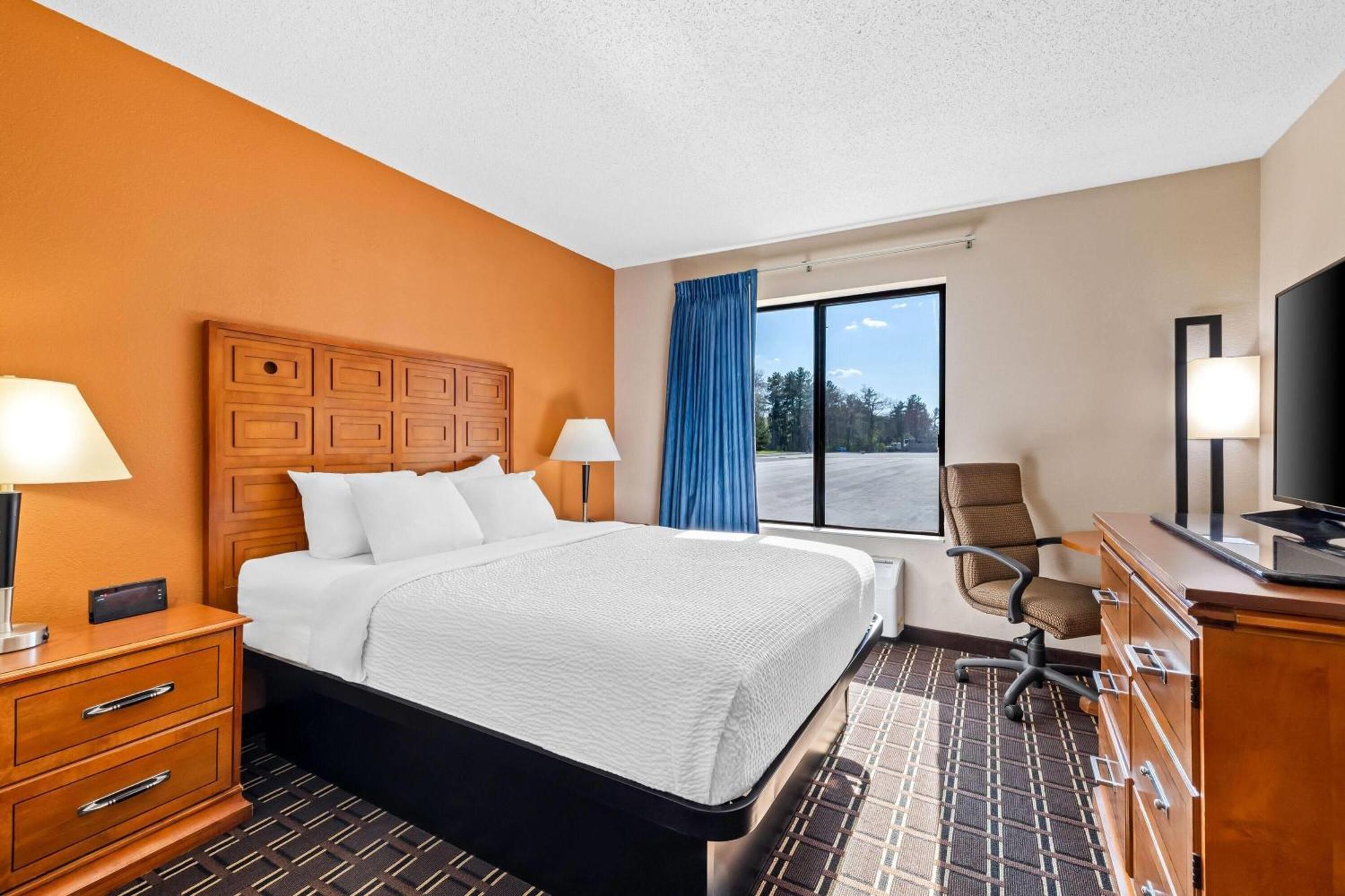 Days Inn By Wyndham Black River Falls - Access To Atv Trail Bagian luar foto