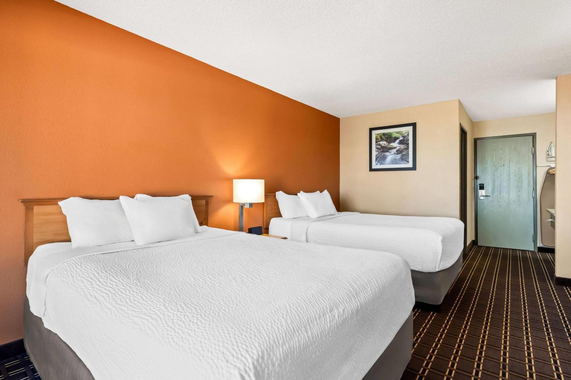 Days Inn By Wyndham Black River Falls - Access To Atv Trail Bagian luar foto